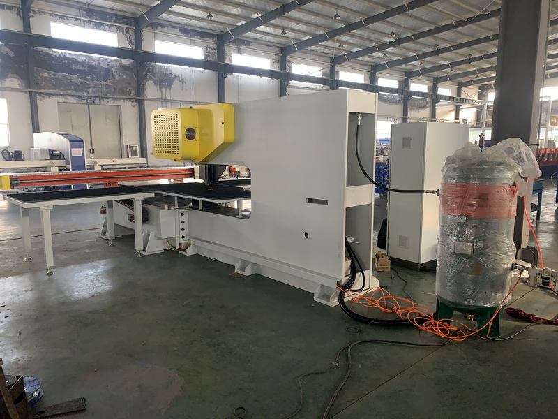 процесс 40' пробивая прессы CNC листа 3mm механический плита стены контейнера