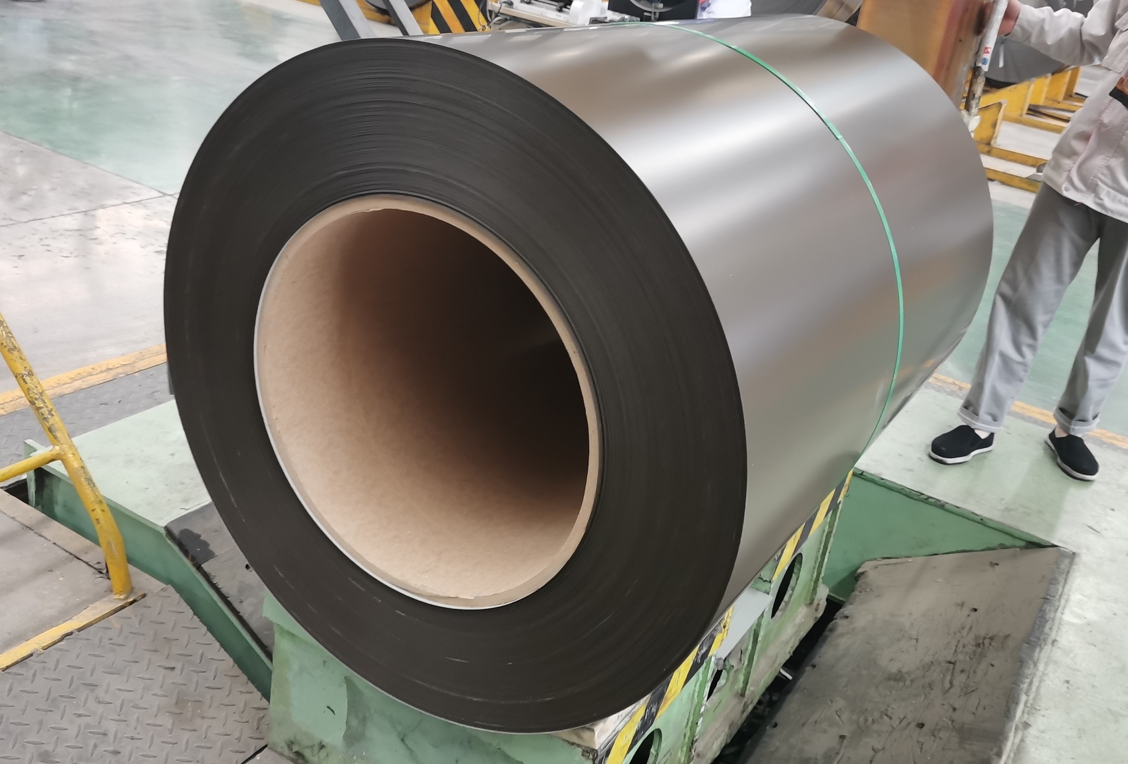 Бронзовый цвет катушки Aluzinc Base Metal PPGL AZ100 Для канавки и крыши панель предварительно окрашенный PPGI PPGL