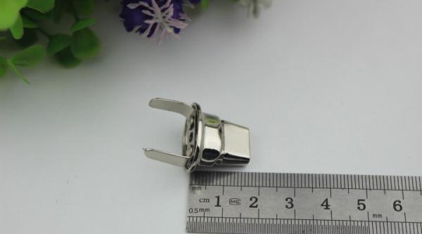 Guangzhou bag oval shape hardware zinc alloy silver color metal twist turn lock for purse