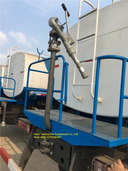 Caminhão de petroleiro líquido Howo da água 6x4 com o tanque de aço inoxidável do produto comestível 304