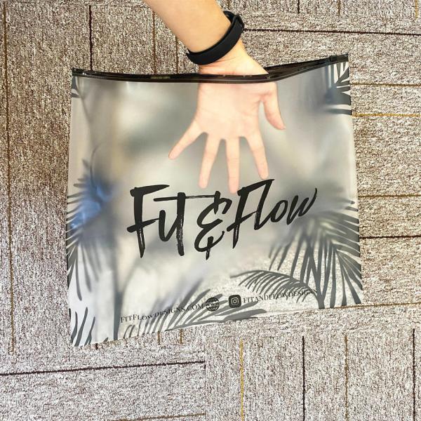 Custom Printed Logo Frosted Plastic Bag Clothes Zip Lock Self Sealing Bag Clothing Packaging Frosted Zipper Bags