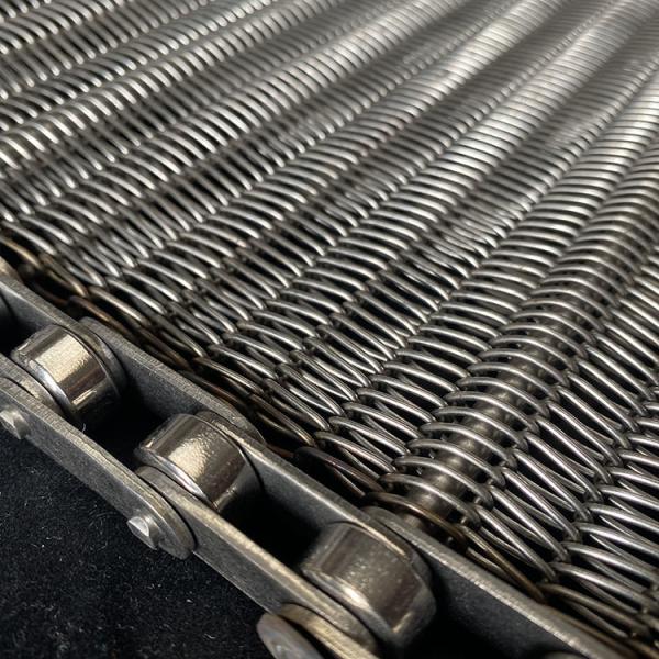 Capacité de charge élevée 50 à 2000 kg/m2 Ceinture de convoyeur en treillis métallique Structure de tissage équilibrée pour charges lourdes