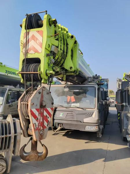 2019 Zoomlion Used Crane, The ZAT3000V753, Has An 80m Boom, A 28m Jib, And A 140-Ton Counterweight. It Has Been Operating For 2041 Hours And Is In Excellent Condition.