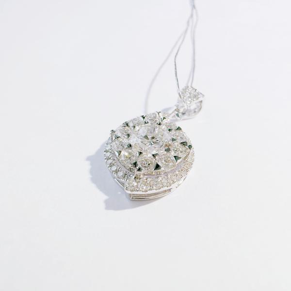Handmade 18K Gold Luxury Pendant Dainty Diamond Cluster Fashion Jewelry for Women Customized for Anniversary Wedding Banquet