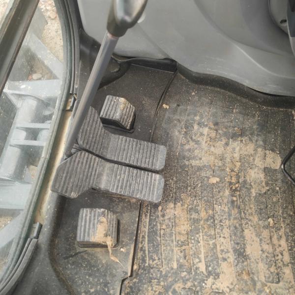 Japan Used Kobelco Excavator Sk75 Kobelco Small Excavator 7 Ton