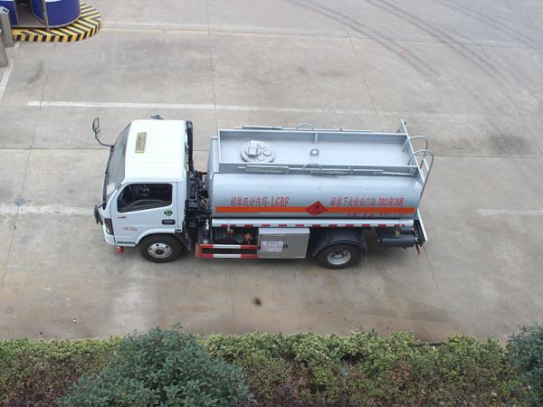 Dongfeng Dolica 4.5 Cubic Refueling Truck