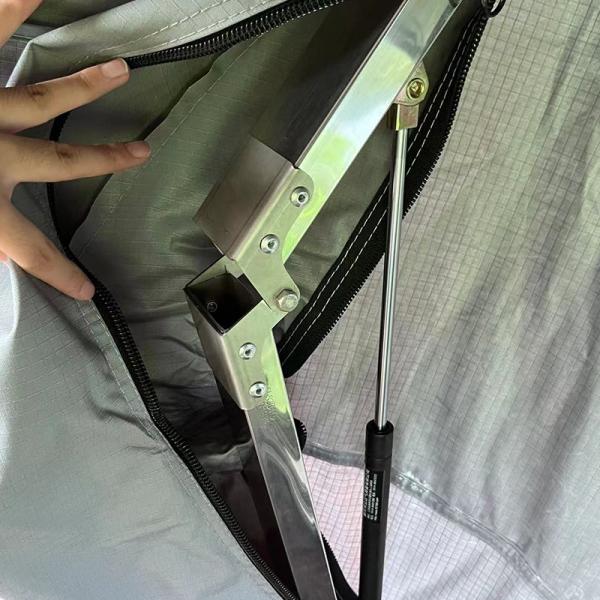 4 Person Hard Shell Roof Top Tent with 280g Polyester Fabric