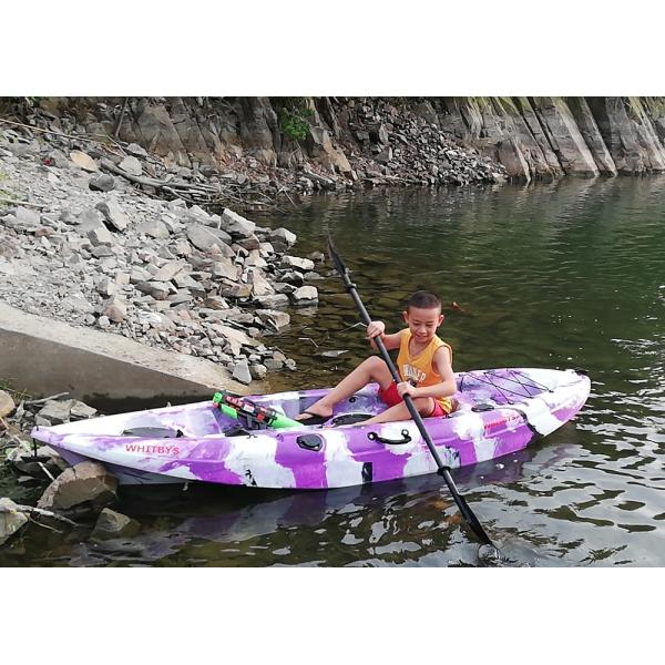 Оптовый взрослый Камо Вибе Кустомзид сидит на человеке каяка тандем сидит на скорости Ротомолдинг каяка быстрой