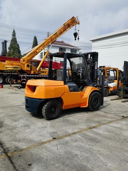 Garment Shop Must-Have 5 Ton Used Toyota Forklift with Japan Made Parts and Diesel Engine