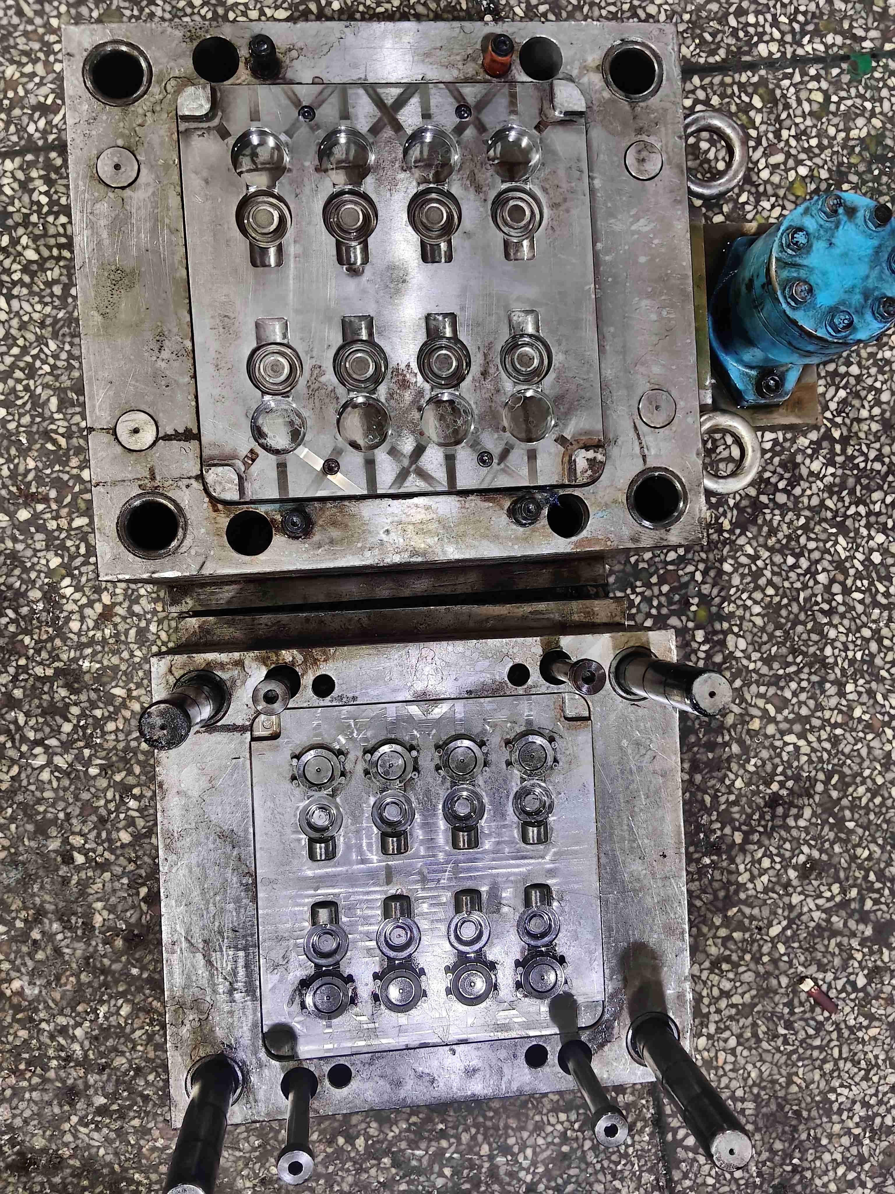 High Accuracy Bottle Cap Injection Molding Flexible Plastic Cap Mould For Household