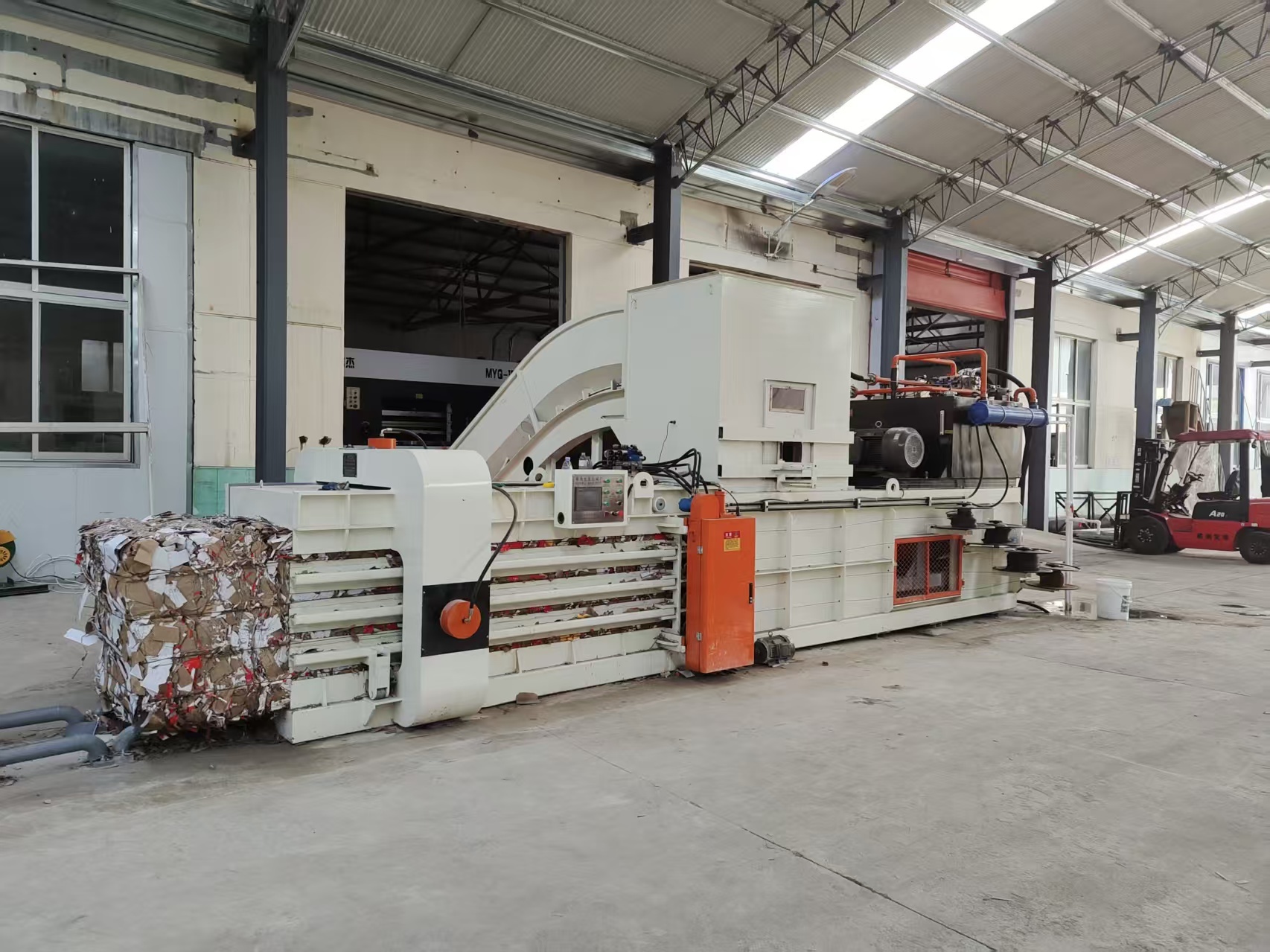100% Automatic Paper Baler With PLC Touch Screen Control 4-12Tons/Hour Capacity