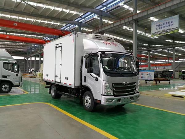 Urban Transportation Foton 4X2 Refrigerated Truck with Euro 4 Emission Standard Engine Capacity 4L