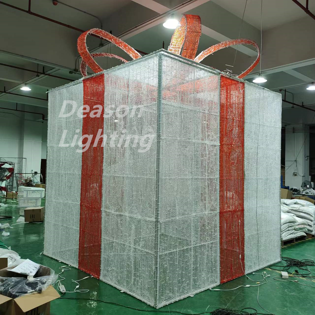 giant outdoor christmas gift box lights