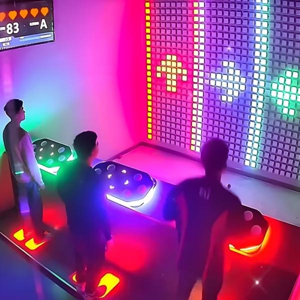 チームビルディングを活性化 インタラクティブなボタンを押す 多人プレイゲームを開発