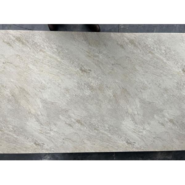 Découvrez la beauté et la durabilité inégalées des feuilles de marbre en PVC dans la décoration intérieure