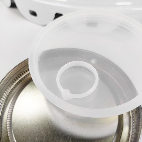 Accessoires en fer blanc personnalisés 0,30 mm Couvercles de sac en métal avec tuyaux en PVC Machine d'estampage automatique