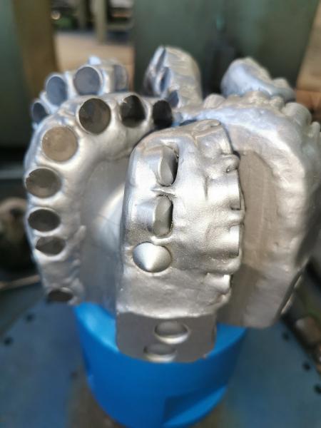 Outils de forage de roche PDC diamantés à 6 lames, corps en acier de 5,875 pouces, avec cutter principal de 13 mm
