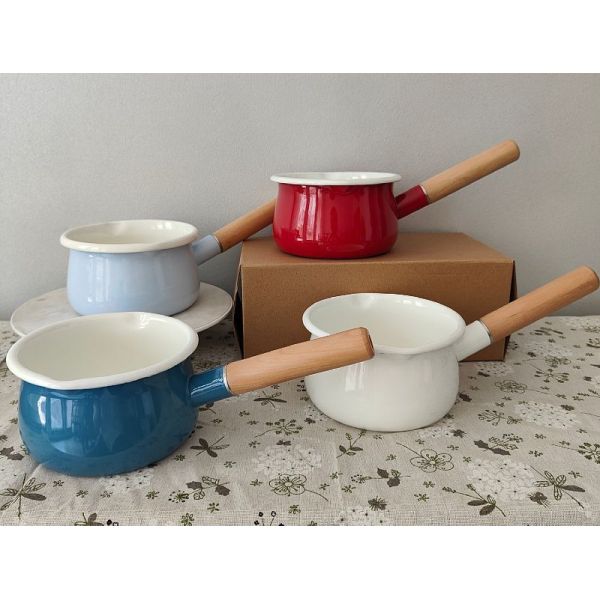 Sports Enamel Cooking Pot Cookware Set 15cm Saucepan Milk Pot With Wood Handle