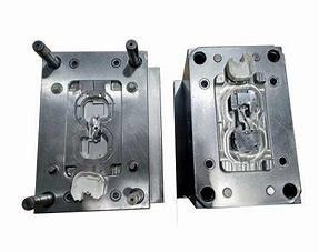 Cold Runner 0.01mm Plastic Molding Die Three Plates Plastic Injection Tool