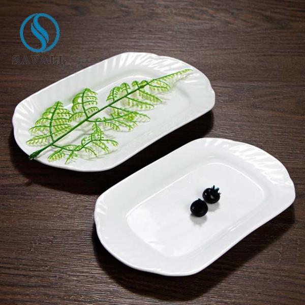 OEM ODM White Ceramic Plates Tropical Style With No Metal Elements
