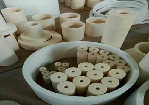 99% Alumina Purity Ceramic Powder Granulation Surface Polishing Porcelain Material