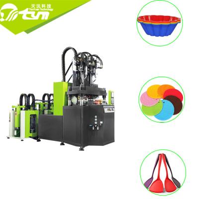 Máquina da modelação por injeção do silicone do sistema da alimentação dois, modelação por injeção disparada dobro do produto do bebê