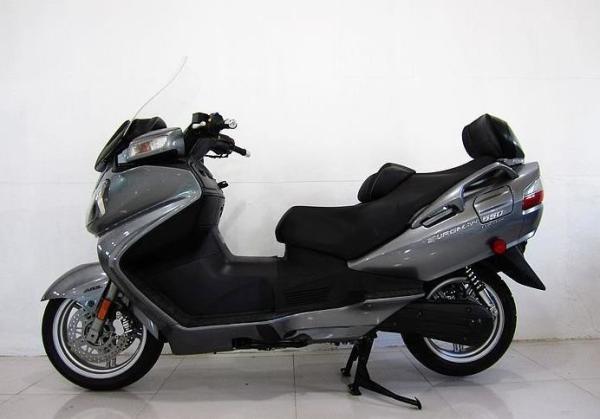 trotinette com paralela, motocicleta elétrica DOHC de Suzuki 650cc do trotinette de dois cilindros