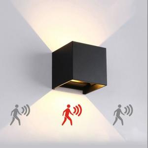 Lampe de mur d'intérieur de PIR Motion Sensor 12W LED en haut et en bas imperméable