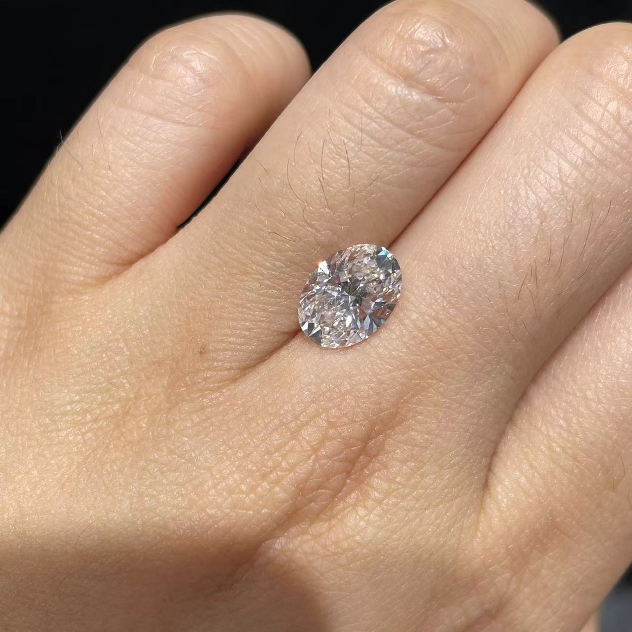 Бесцветный 10 Моха Лабораторный овальный СВД выращенные бриллианты 2.0ct-2.5ct IGI сертифицированный