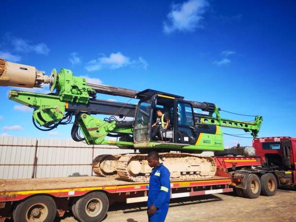 装備の直径1200mmの深さ32mを積むKR90Aの低いあき高