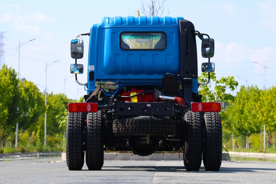 4×2 Flat‑Head Heavy‑Duty Truck Chassis For Export Modification