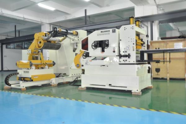 3 em máquinas de 1 alimentador do Straightener da bobina para a bobina de aço da espessura de 0.6-6.0mm