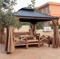Toit en aluminium gris extérieur à pergola à voûte de toit Automatique avec écran latéral
