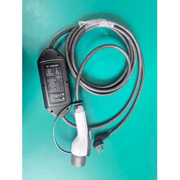 Station de recharge pour véhicules électriques domestiques certifiée CE 32A Type 2