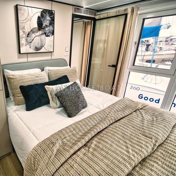 Une maison de plaisance avec un bateau flottant de 10 tonnes et un matériau en aluminium