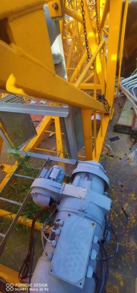 STT200-10 grúa de torre Yongmao utilizada y versátil para aplicaciones de la industria pesada
