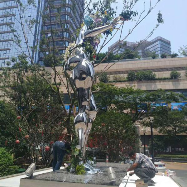 Mirror polish man stainless steel sculpture with varnish,Stainless steel sculpture supplier