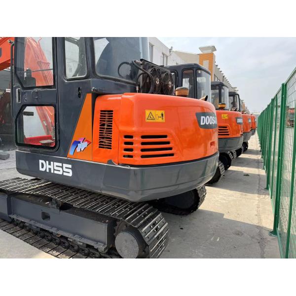 Pequeña excavadora hidráulica usada Doosan DH55 Mini Excavadora movimiento de tierra con cuchilla