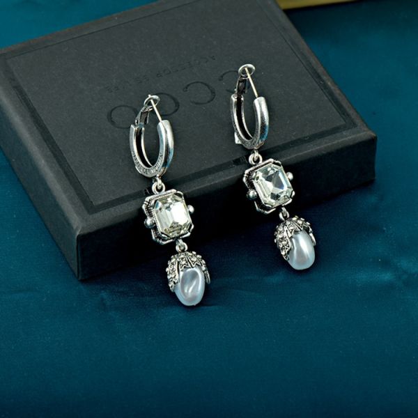 European and American Autumn and Winter New Retro Crystal Pearl Wholesale Earrings