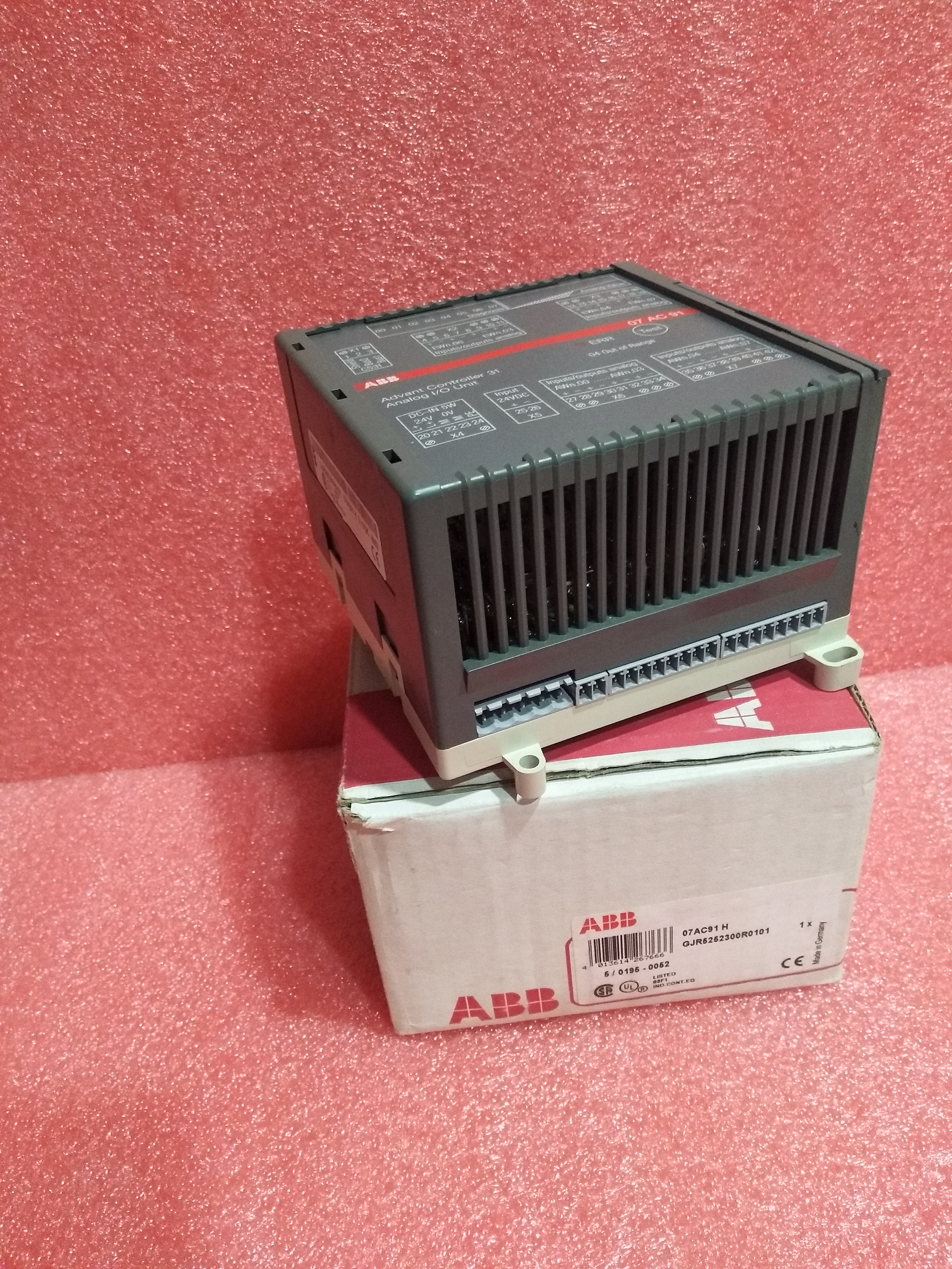 ABB 07AC91 GJR5252300R0101 07AC91: AC31, сетноой-аналогов модуль 8AC I/O, 24VDC, AC: U/I, 12bit+Sign, упаковка морской фабрики 1-wire новая