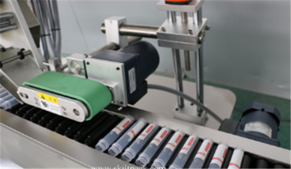 Servo Motor Vial Sticker Labeling Machine Automatic Sitkcer Ampoule Tube