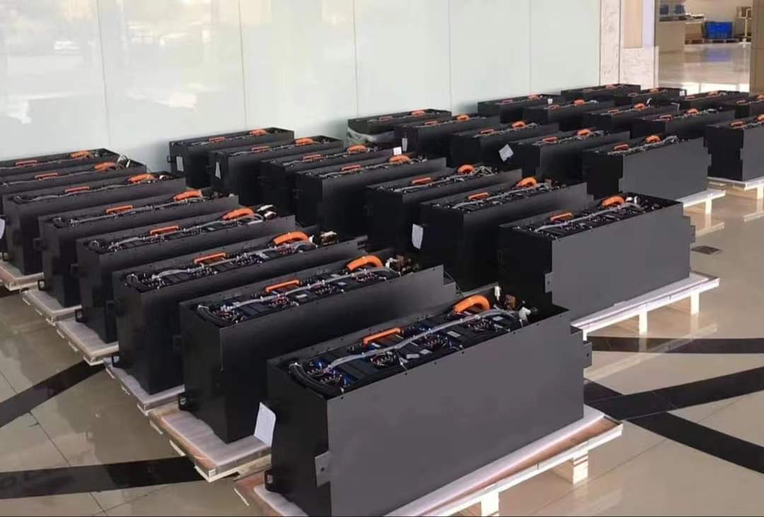 CLF OEM Grade A 6000 Cycle Перезаряжаемый вилочный погрузчик 48v батарея 48v 700ah LiFePO4 батарея для вилочного погрузчика