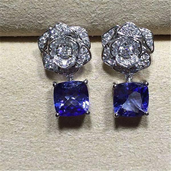 PG piaget rose  series earrings gold diamond  18k gold  white gold yellow gold rose gold diamond earrings