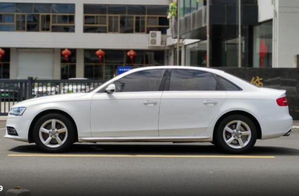 2015 Audi Of A4L Sedan Gás gasolina 2.0T 180PS L4 132kW/320Nm R19 Luxury Dynamic Modelo LHD Carro usado