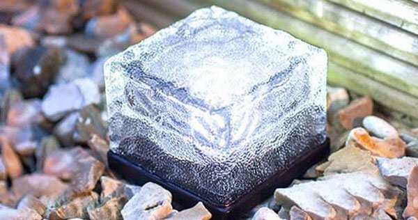 CE RoHS Approved IP68 Waterproof Solar Powered Glass Ice Brick Lights For Underground Paver Pool Garden