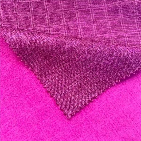 Le débardeur cationique de Ripstop du polyester 100 a collé le tissu pour l'eau de la veste 100D 300gsm 150cm protégeant du vent