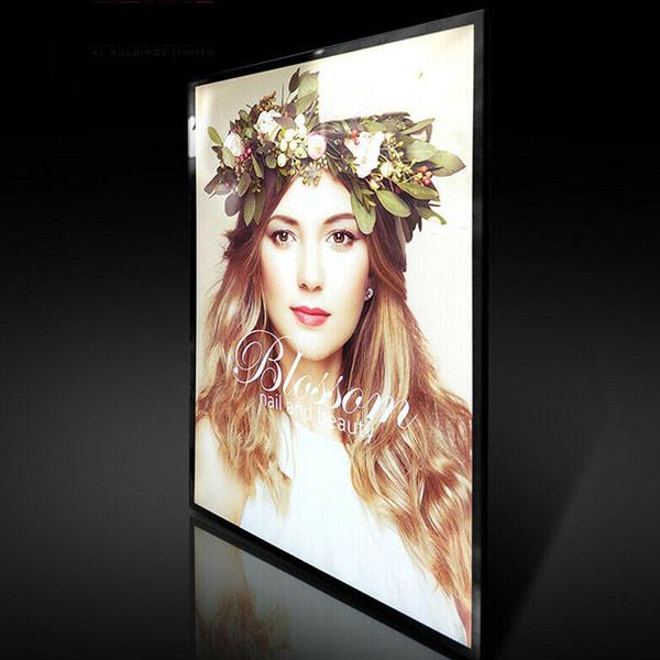 Sinais conduzidos exteriores do quadro de avisos da tensão do cartaz, exposições brilhantes da propaganda da caixa leve