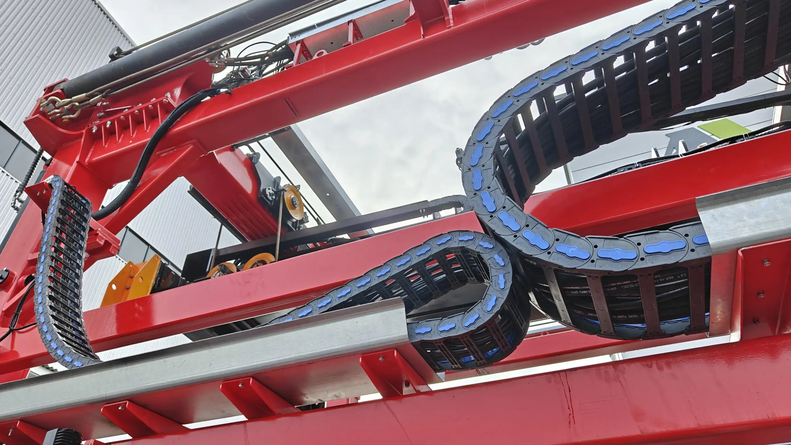 Zehua Hydraulic Straddle Carrier Crane 100ton Rubber Tyre Gantry Crane