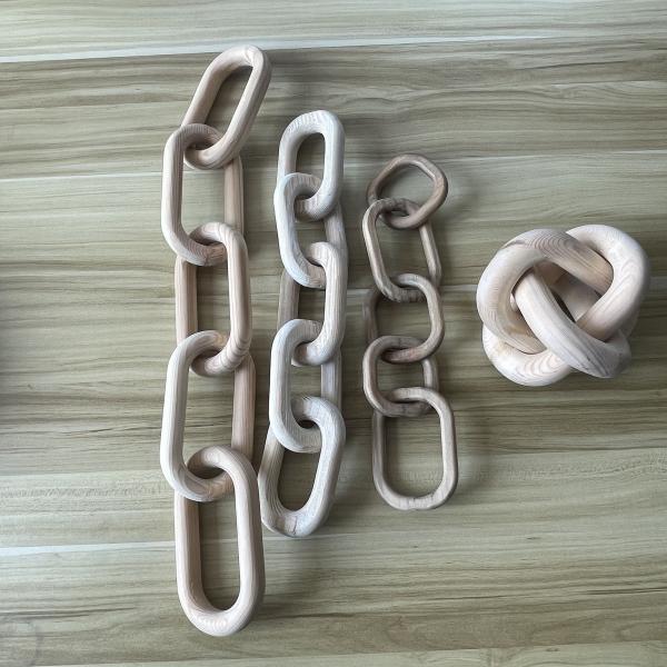 Handcrafted Mango Wood Chain Link Decor for Folk Art Style Home Decoration