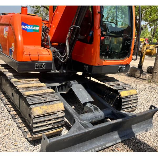 Подержанный экскаватор Doosan DX75 7 тонн